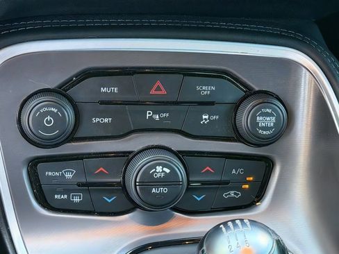 Used 2022 Dodge Challenger R/T RWD image 27