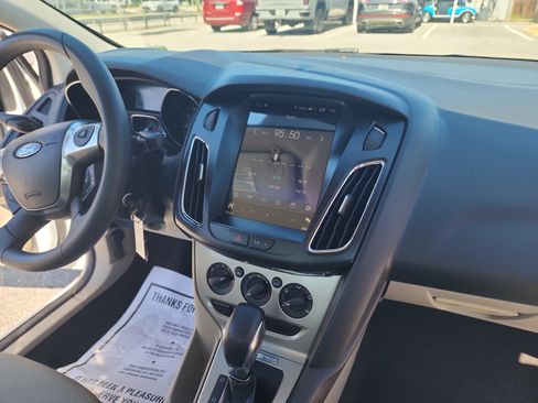 Used 2013 Ford Focus SE FWD image 31