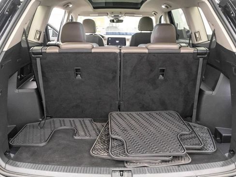 Used 2025 Volkswagen Atlas SEL image 28