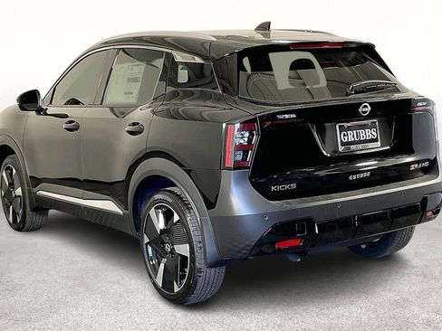 New 2026 Nissan Kicks SR w/ SR Premium Package image 6