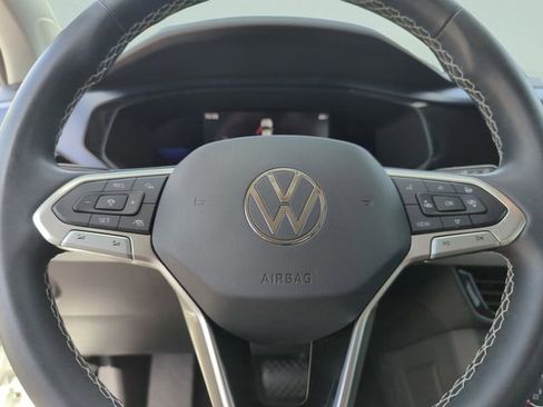Used 2023 Volkswagen Taos SE image 39
