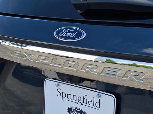 Certified 2023 Ford Explorer XLT AWD/4WD image 30
