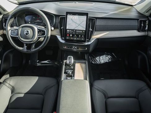 Used 2025 Volvo XC90 B6 Plus image 19