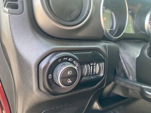 Used 2021 Jeep Gladiator Sport AWD/4WD image 16