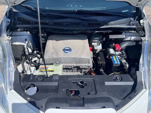 Used 2013 Nissan Leaf S w/ Charger Pkg image 28