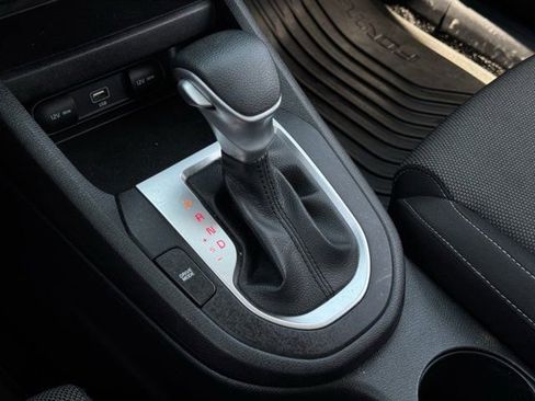 Used 2022 Kia Forte LXS image 19