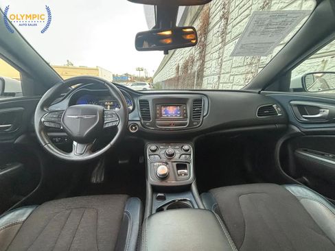 Used 2015 Chrysler 200 S image 18