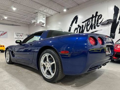 Used 2004 Chevrolet Corvette Coupe w/ Preferred Equipment Group RWD image 4