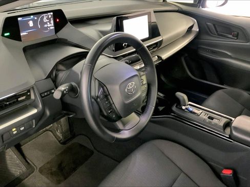 Used 2025 Toyota Prius LE AWD/4WD image 14