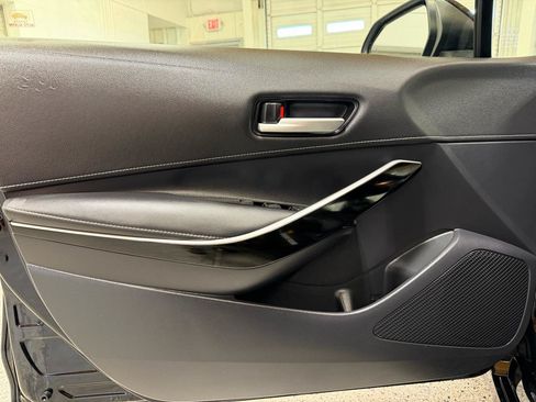 Used 2019 Toyota Corolla XSE FWD image 11
