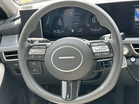 Used 2025 Hyundai Sonata SEL FWD image 23