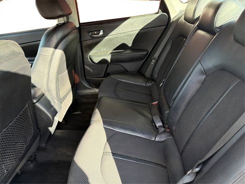 Used 2020 Kia Optima S image 11