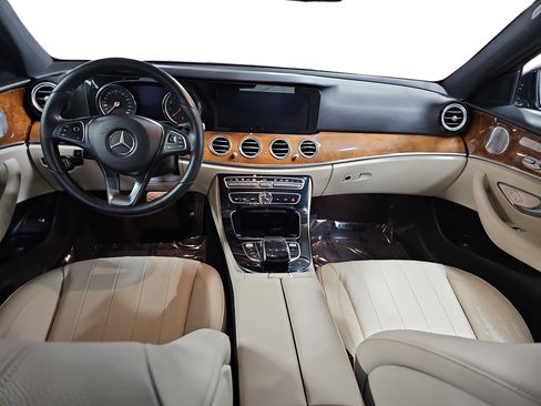 Used 2018 Mercedes-Benz E 300 image 9