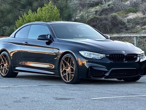 Used 2016 BMW M4 Convertible image 9
