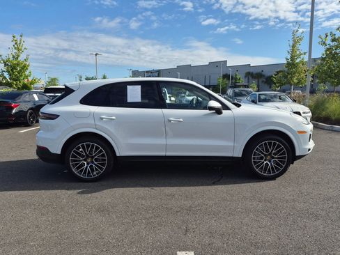 Used 2021 Porsche Cayenne AWD/4WD image 8