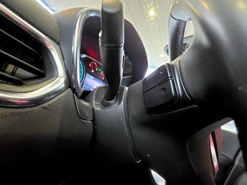 Used 2022 Chevrolet Equinox LT FWD image 26