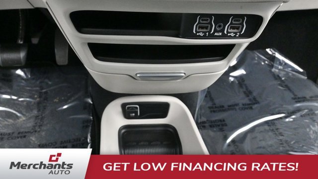 Used 2023 Chrysler Pacifica Touring-L FWD image 21