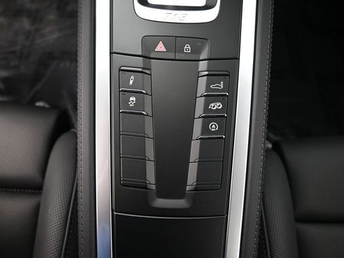 Used 2024 Porsche 718 Cayman GTS image 22