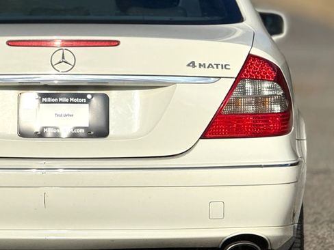 Used 2008 Mercedes-Benz E 350 4MATIC Sedan image 14