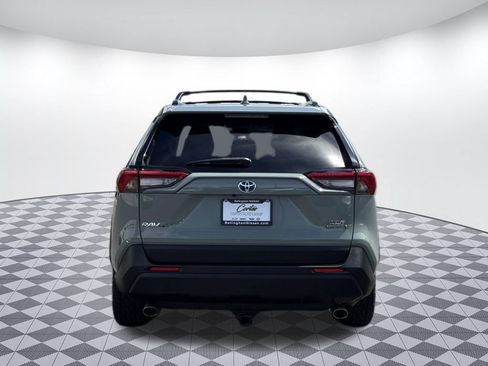 Used 2021 Toyota RAV4 XLE AWD/4WD image 6