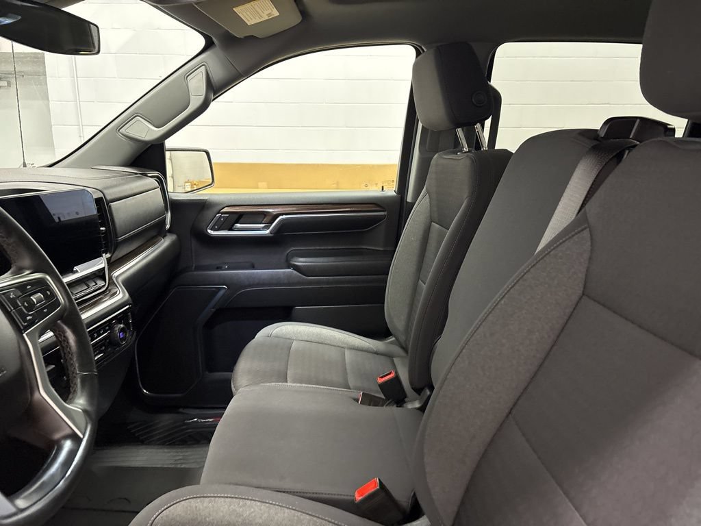 Used 2024 Chevrolet Silverado 1500 RST AWD/4WD image 21