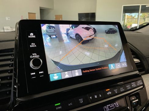 Used 2025 Honda Odyssey Touring image 17