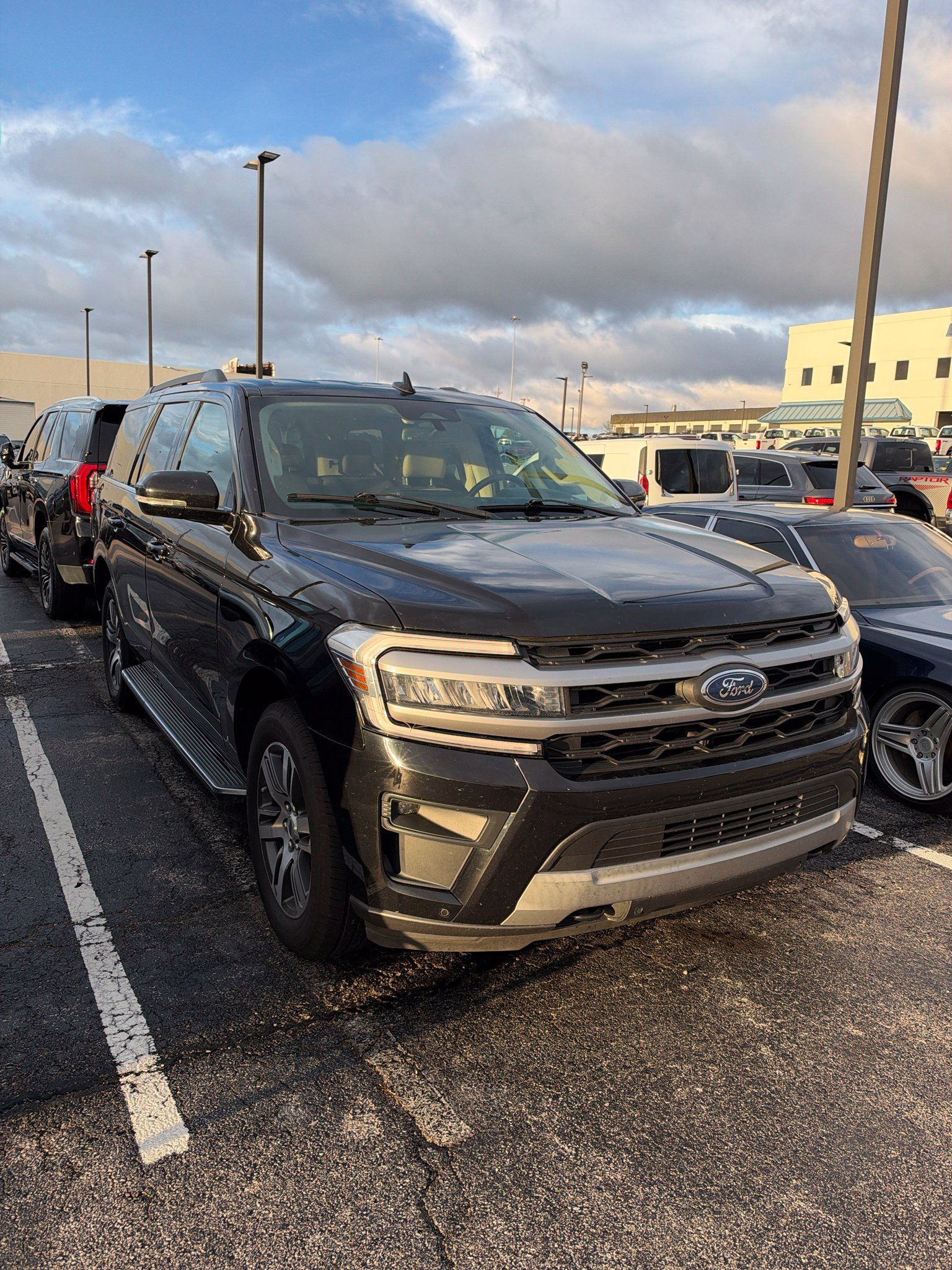 Certified 2022 Ford Expedition XLT AWD/4WD image 2