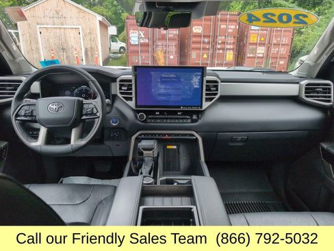 Used 2024 Toyota Tundra Limited AWD/4WD image 15