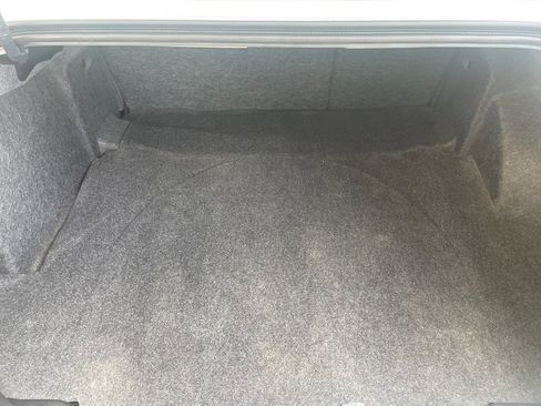 Used 2011 Ford Fusion SEL image 25