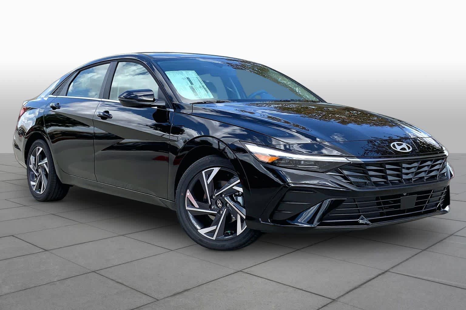 New 2026 Hyundai Elantra Limited FWD image 2