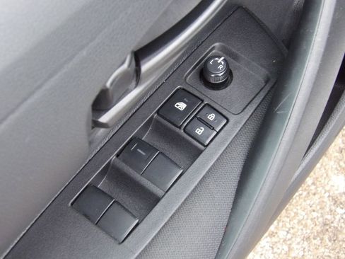 Used 2025 Toyota Corolla LE FWD image 11