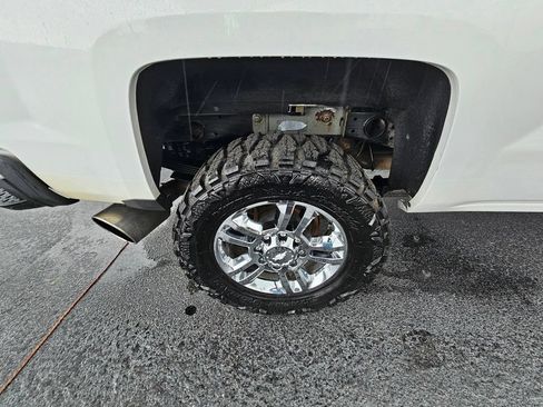 Used 2015 Chevrolet Silverado 2500 High Country w/ Duramax Plus Package AWD/4WD image 10
