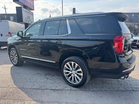 Used 2021 GMC Yukon Denali w/ Denali Premium Package image 5