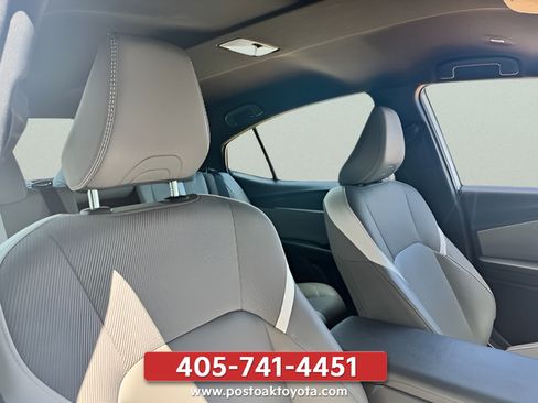 Used 2025 Toyota Camry SE FWD image 23