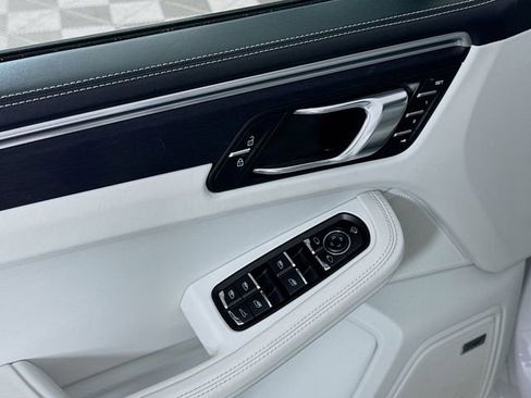 Used 2022 Porsche Macan GTS image 18