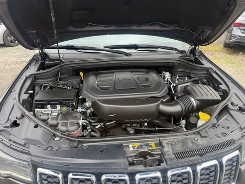 Used 2021 Jeep Grand Cherokee Limited w/ Premium Lighting Group AWD/4WD image 23