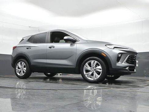 Used 2025 Buick Encore GX Preferred AWD/4WD image 42