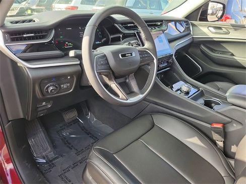 Used 2023 Jeep Grand Cherokee 4WD 4xe w/ Luxury Tech Group II image 18