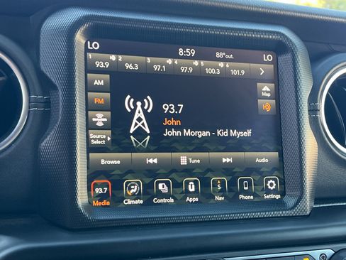 Used 2023 Jeep Wrangler Unlimited Sahara AWD/4WD image 18