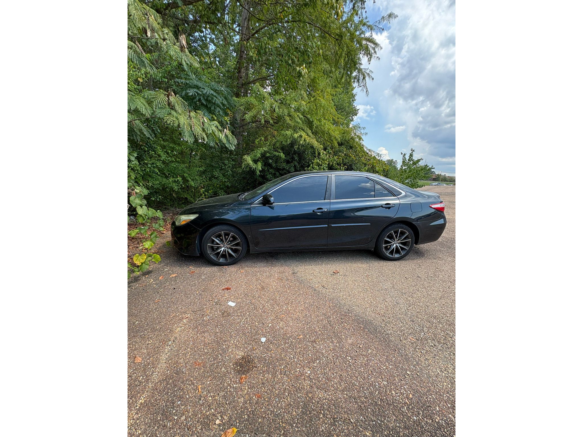 Used 2015 Toyota Camry XSE w/ Moonroof Package FWD image 5