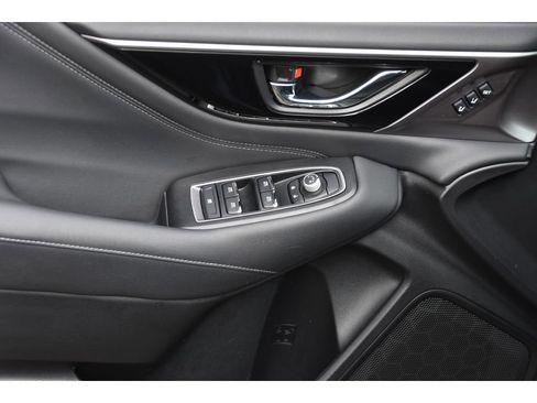 Used 2023 Subaru Outback Limited image 28