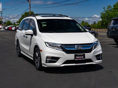Used 2020 Honda Odyssey Touring image 2