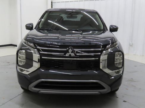 New 2025 Mitsubishi Outlander SE image 8