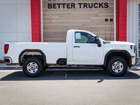 Used 2024 GMC Sierra 2500 Pro w/ 1SA Pro Safety Plus Package AWD/4WD image 2
