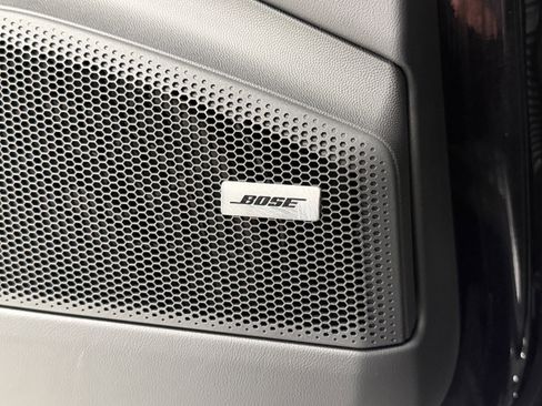 Certified 2025 Porsche Macan 4 Electric image 32