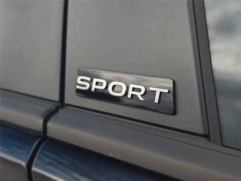 Used 2026 Volkswagen Jetta Sport FWD image 3