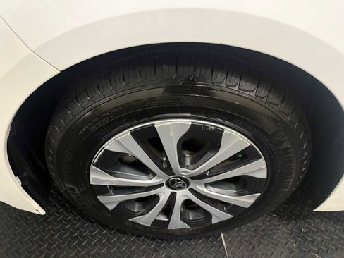 Used 2020 Toyota Corolla LE image 8