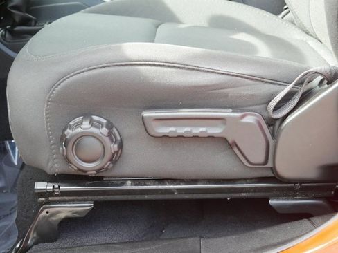 Used 2022 Jeep Gladiator Willys image 14