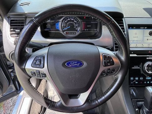 Used 2018 Ford Taurus SHO AWD/4WD image 35