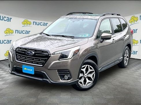Used 2023 Subaru Forester Premium AWD/4WD image 12